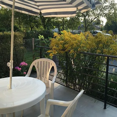 Holiday home Doppelhaushaelfte Fuer Sechs Personen Mit Garten Szantod