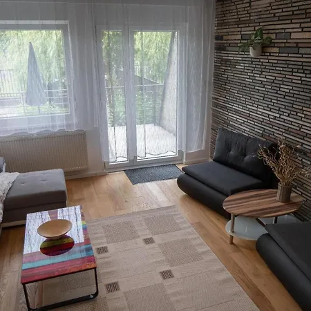 Holiday home Doppelhaushaelfte Fuer Sechs Personen Mit Garten Szantod